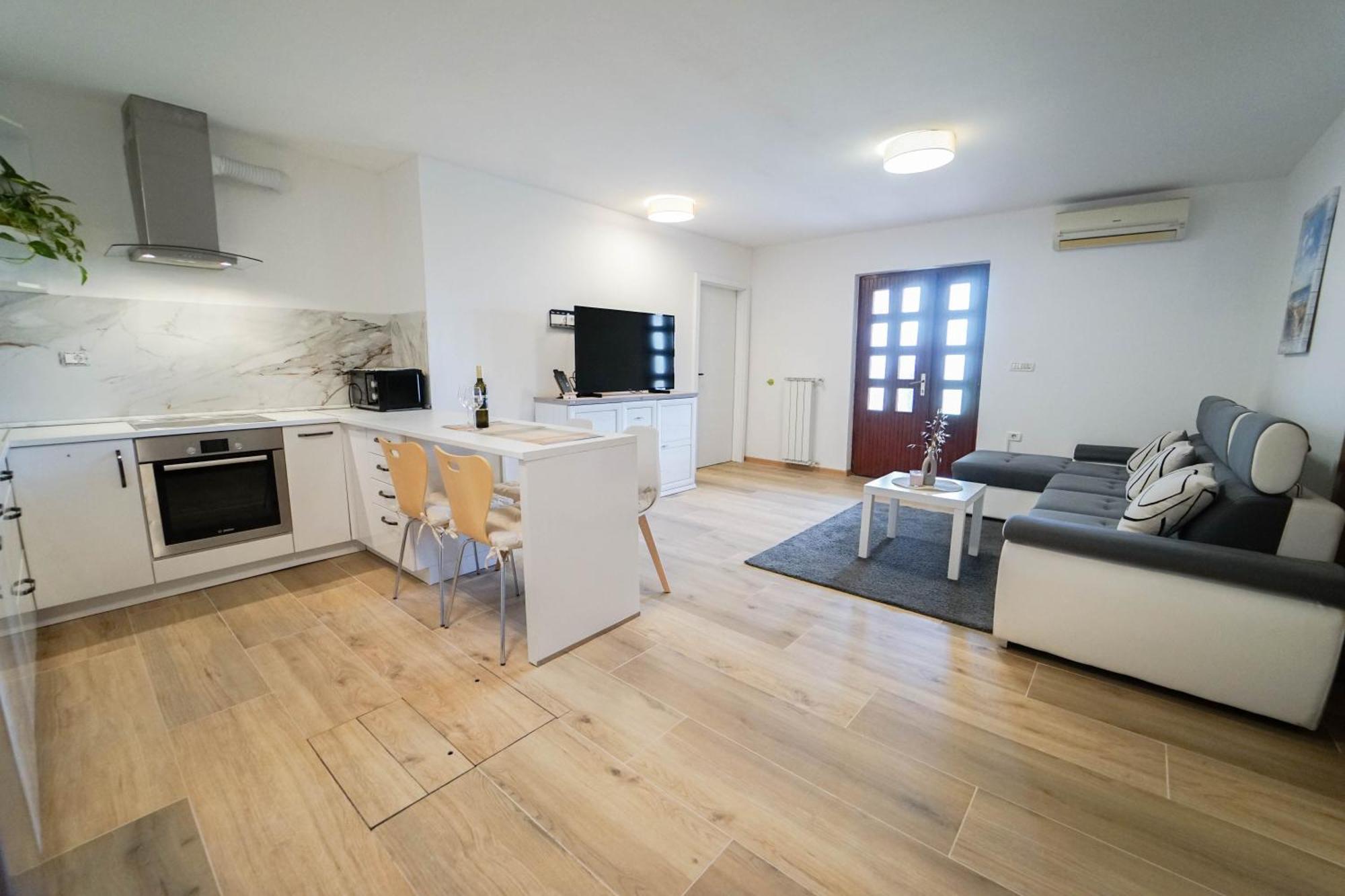 Apartment Moon Pobegi Exterior photo