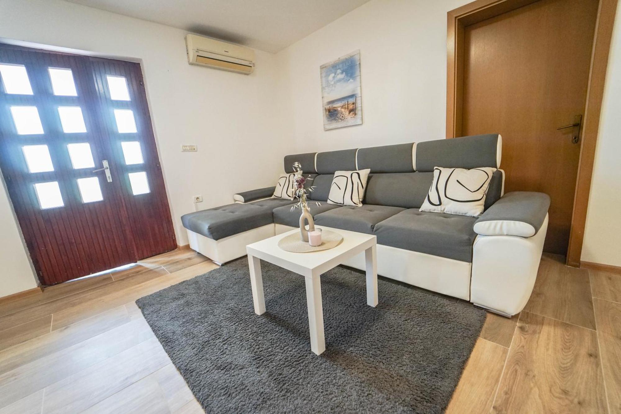 Apartment Moon Pobegi Exterior photo